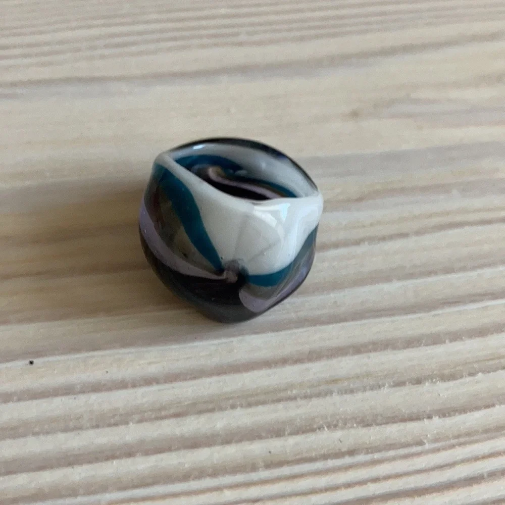 Handcrafted Glass ring - Picture 4 of 5